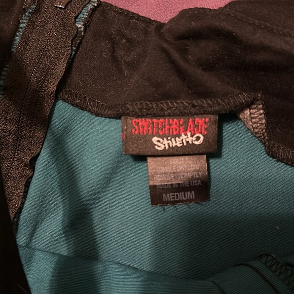 Switchblade Stiletto pin up dress - Picture 3 of 3